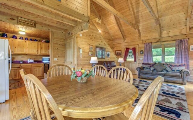 Bear Tracks - Two Bedroom Cabin