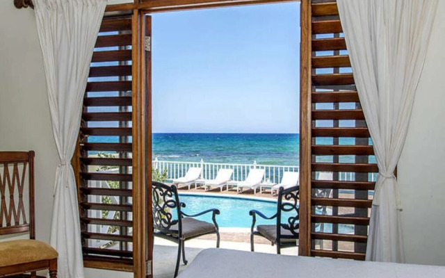 Sunny Vacation Villa 21
