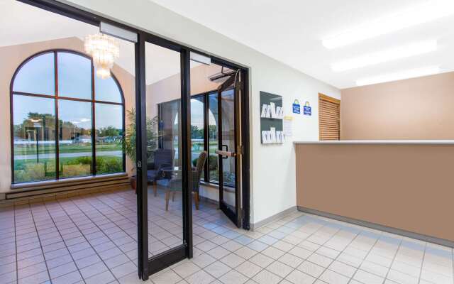 Days Inn by Wyndham Austin