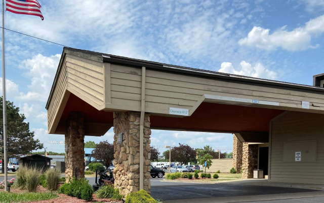 Quality Inn & Suites Goshen