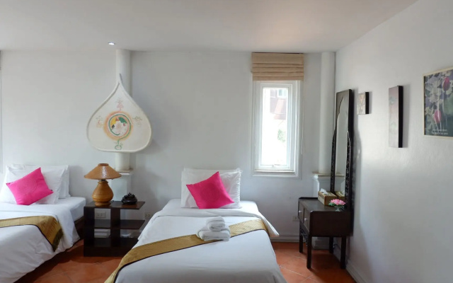 Ayutthaya Garden River Home