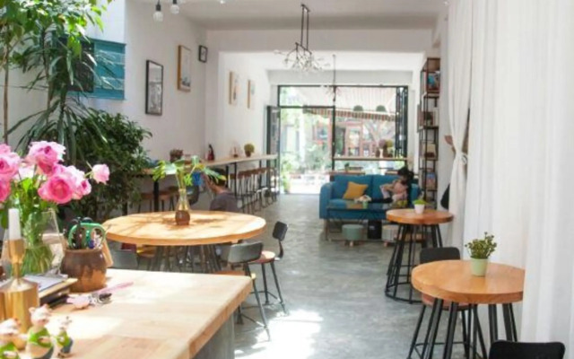 Dali Monster Inn (Gucheng Dongyu Street)