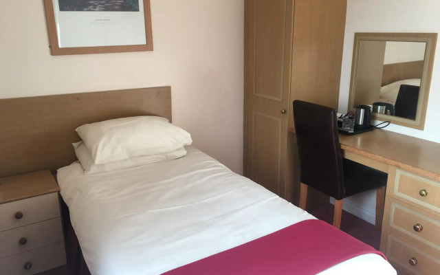 Holly Trees Hotel