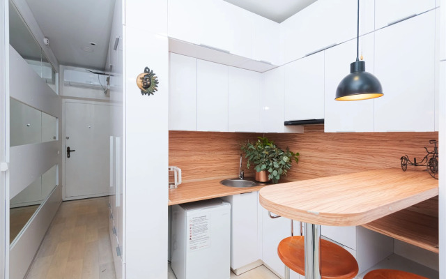 AHause на Малышева 42а