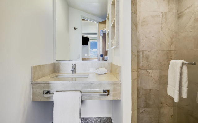 One Guadalajara Periferico Norte