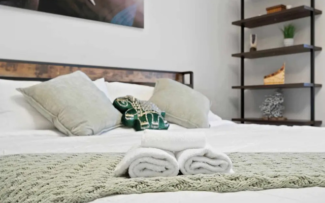 Sunset Bungalow With Hot Tub - 6ppl