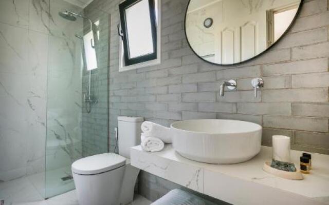 Martini Waterfront Suites