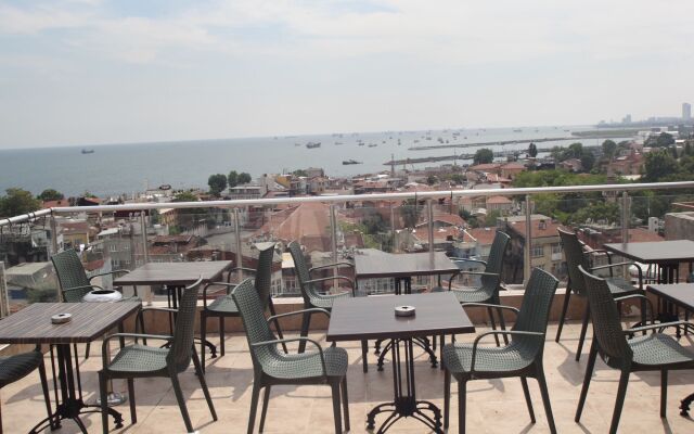 Theodian Hotel