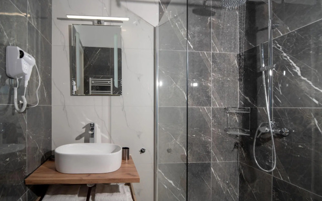 Plaka Arch Suites