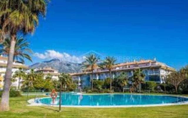 Puerto Banus Ático de 4 Habitaciones
