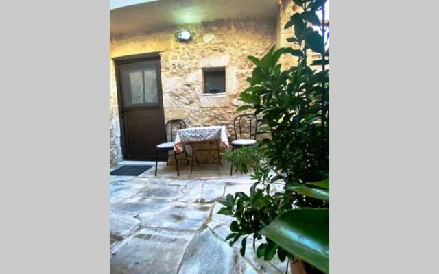 Nikos Traditional House