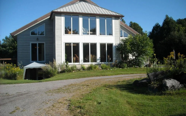 Thirteen Moons - Women's Wellness Retreat