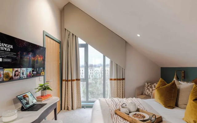 Waterside Living I Luxe Apartments