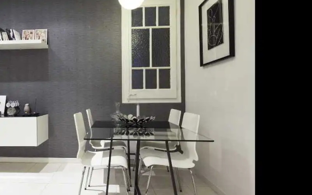 Home Around Gracia Apartments