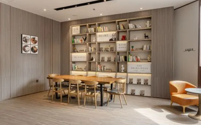 Free comfort（Beijing Niujie Subway Station Xuanwu Hospital）