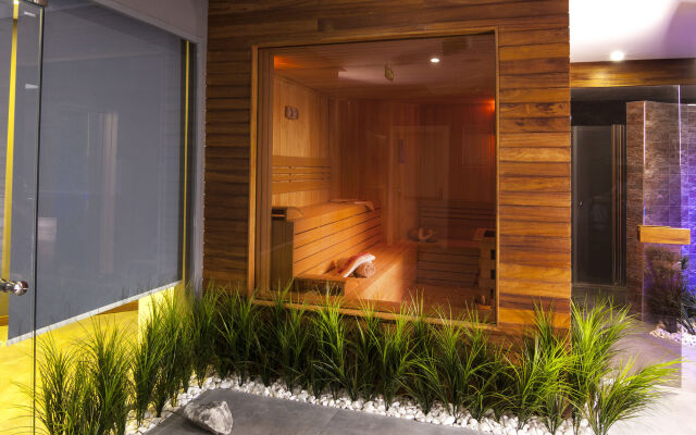 Majura Hotel