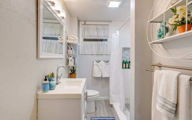 Pet-friendly Salem Apartment w/ Shared Deck!