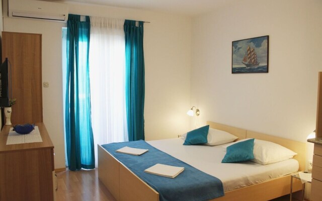 Lina - 30m From the Beach - SA6