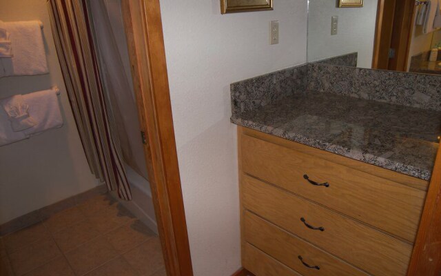Lakeshore 1 Ba Studio condo by RedAwning