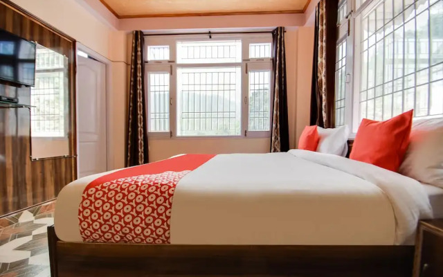 The Pine Stay by OYO Rooms