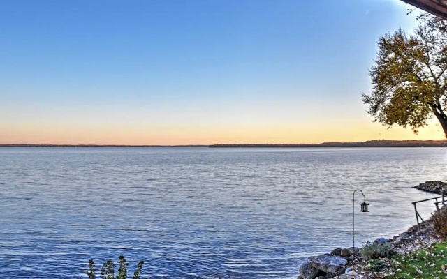 Spacious Edgerton Home w/ Private Beach & Views!