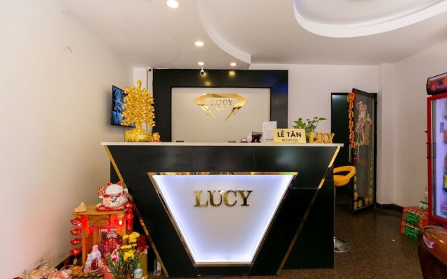 OYO 986 Lucy Hotel