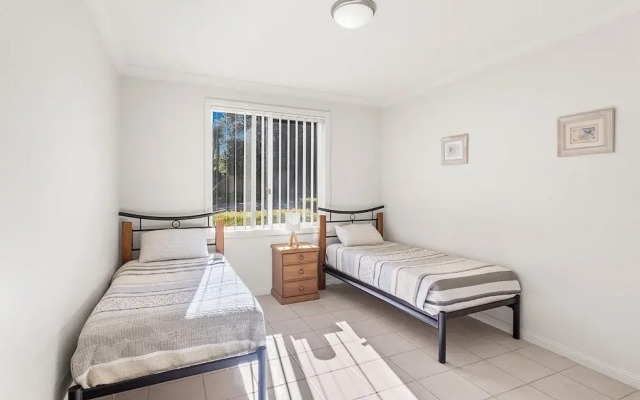 Danalene Parade, 1-25