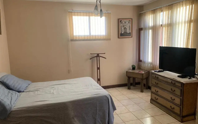 Apartamento con jardin