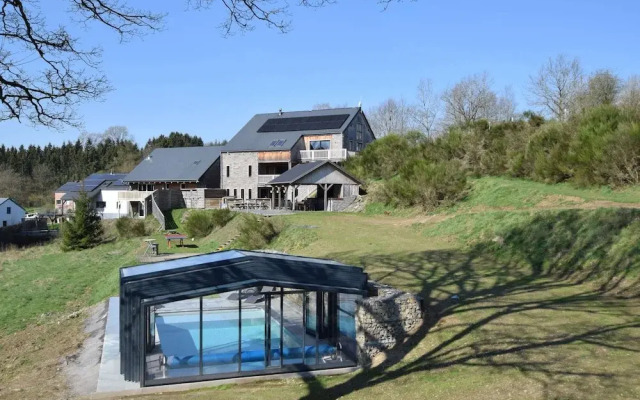 Luxurious Villa in Nadrin Belgium with Sauna & Hot Tub