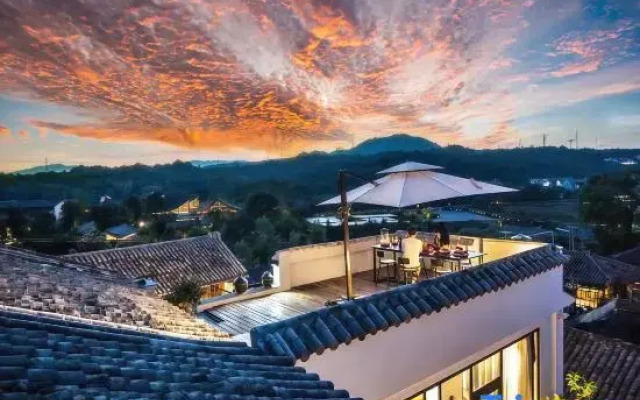 TengChong Shichu Hot Spring Hotel