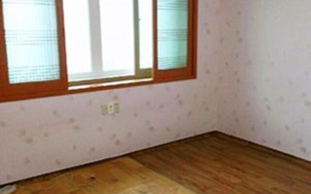 Tongyeong Tiberias Pension