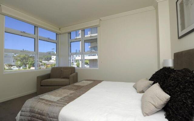 Oasis, Unit 9/5 Laman Street