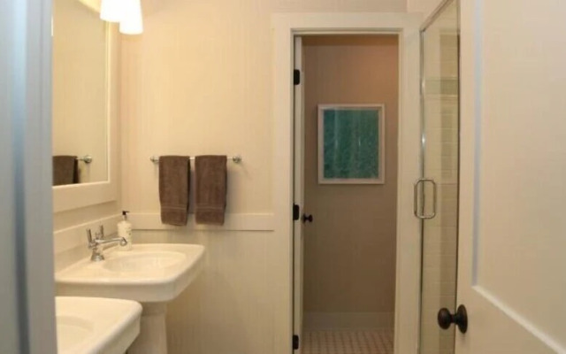 Lake Trail Treehouse