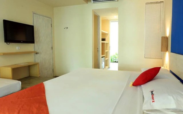 RedDoorz Plus near Kuta Square
