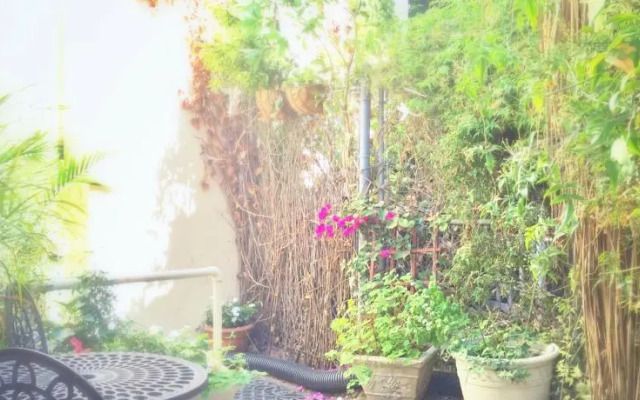 Claremont Court House