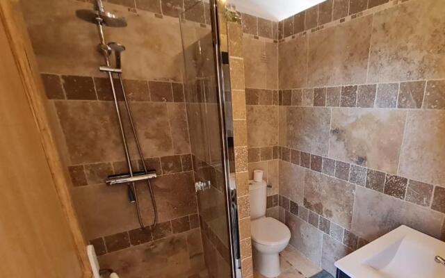 Adorable Maison Indépendante 30m2 avec Piscine en saison