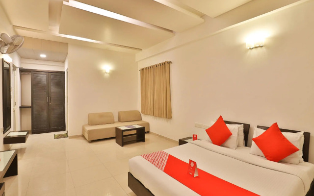 OYO 5054 Sun-N-Step Club