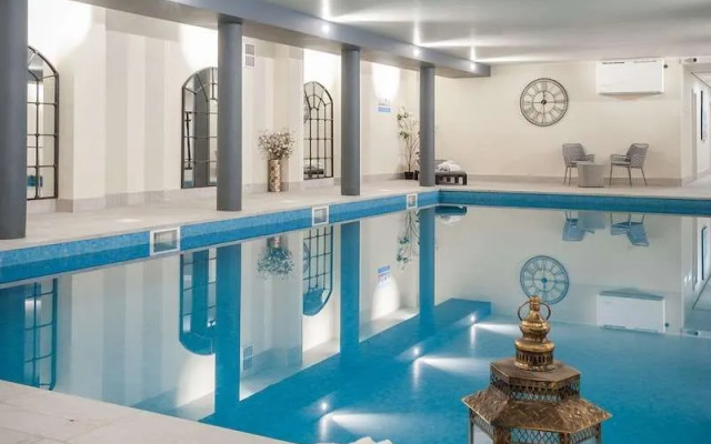 Comis Hotel and Golf Resort