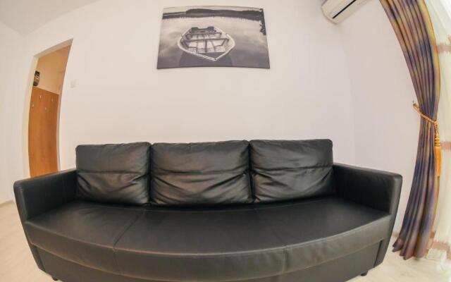 Ultracentral University Apartment