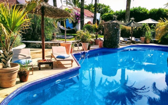 Birdcage Resort - Adult Only