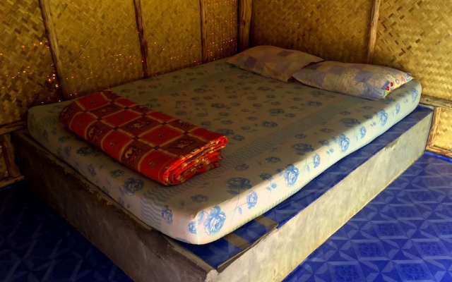 Sleepy Hut Pai
