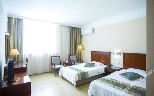 Yaqi Business Hotel (Hefei High-speed Rail South Station North Square)