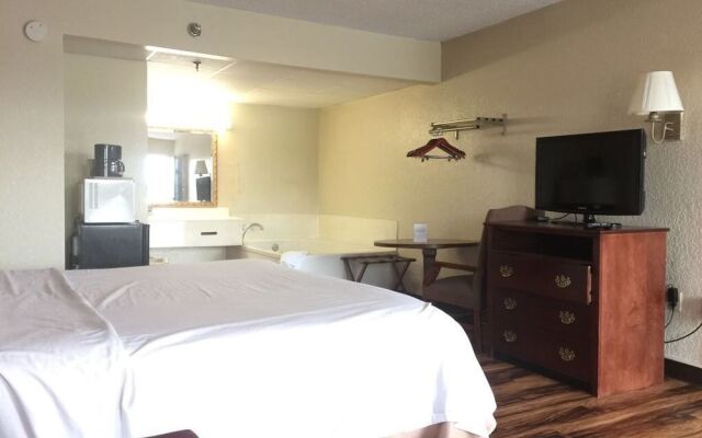 Rodeway Inn On The Parkway