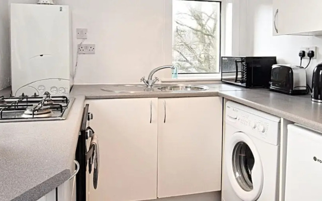 One Bedroom Apartment by Klass Living Serviced Accommodation Coatbridge - Whifflet Park Apartment With Wifi  and Parking