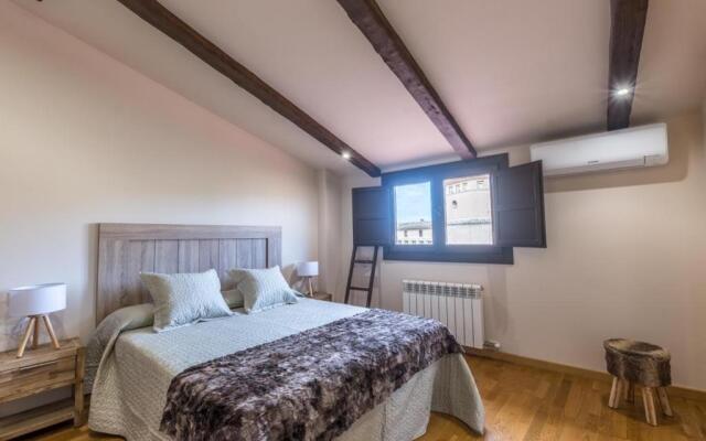 Palacio Descalzos -Atico 3b- Parking incluido