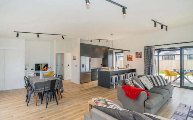 Sun and Sea Sanctuary - Whitianga Holiday Home – Guest Rooms – Whitianga