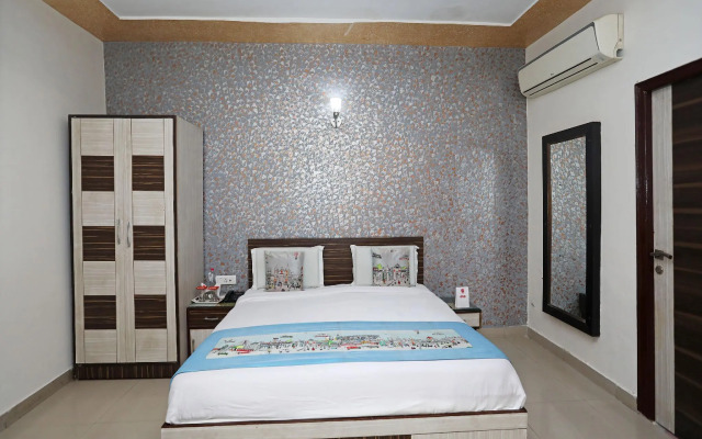 OYO 11005 Hotel Shanti Palace