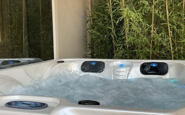 Athens Warehouse Boutique Hotel & Suites