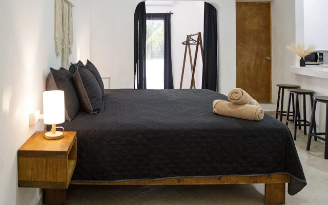 Sonido Del Mar Hotel and Yoga Loft