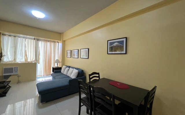Del'S Condotel across NAIA Terminal 3